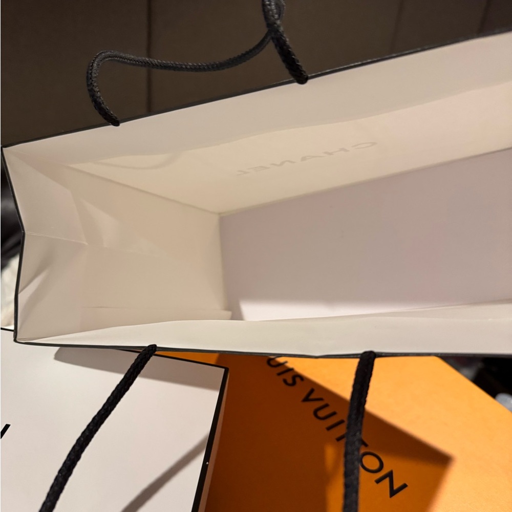Chanel gift box and gift bag - Picture 6 of 9